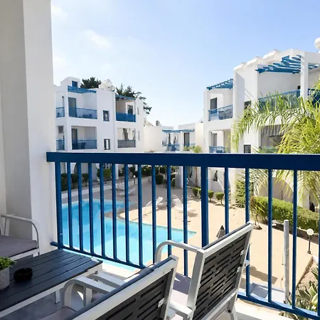 Apartment Diana 52-universal 1br With Pool View Paphos