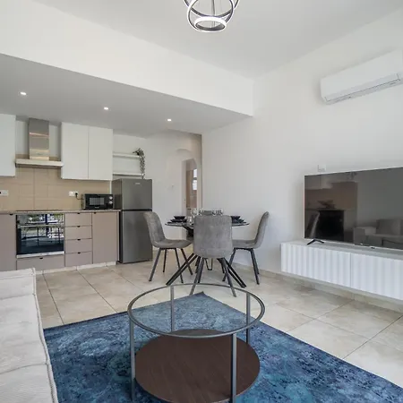 Apartment Diana 52-universal 1br With Pool View Paphos