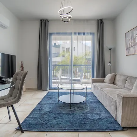 Diana 52-universal 1br With Pool View Paphos