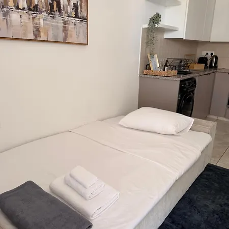 Diana 52-universal 1br With Pool View *