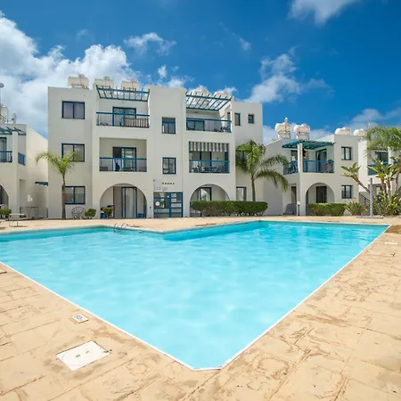 Diana 52-universal 1br With Pool View *